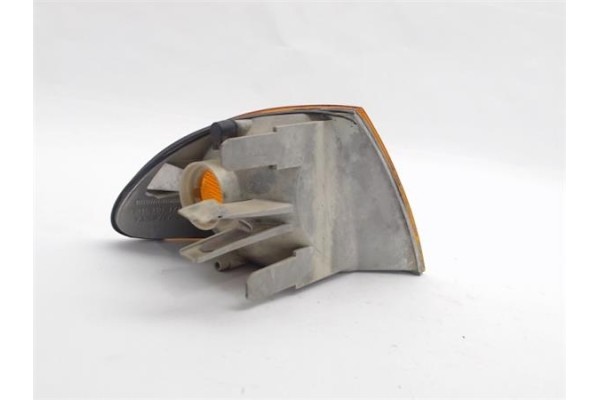 Recambio de intermitente delantero izquierdo para bmw serie 3 berlina (e46) referencia OEM IAM 1315106144  