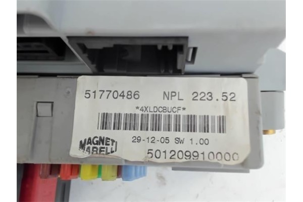 Recambio de caja fusibles/rele para fiat i doblo (119) 1.9 jtd referencia OEM IAM 406626 501209910000 