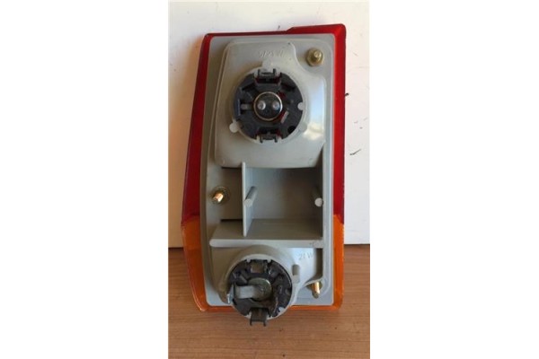 Recambio de piloto trasero derecho para ford fiesta berl./express 1.0 ghia referencia OEM IAM 27280134 38114 