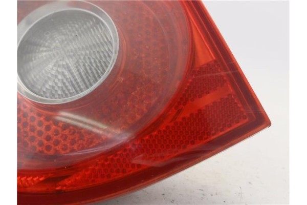 Recambio de piloto porton trasero derecho para volkswagen golf v (1k1) 1.9 tdi referencia OEM IAM 1K6945094G  