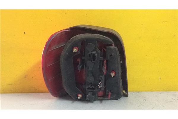 Recambio de piloto trasero derecho para volkswagen polo iii berlina (6n2) 1.4 trendline referencia OEM IAM E139438   Recambio de piloto trasero derecho para volkswagen polo iii berlina (6n2) 1.4 trendline referencia OEM IAM E139438