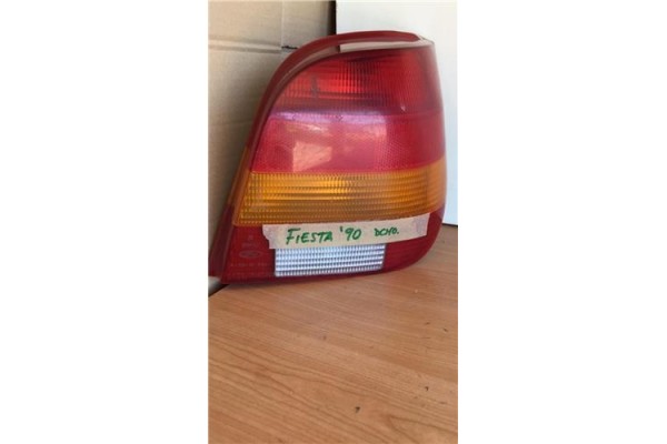 Recambio de piloto trasero derecho para ford fiesta berl./courier 1.1 surf referencia OEM IAM 89FG13A602  