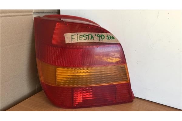 Recambio de piloto trasero izquierdo para ford fiesta berl./courier 1.1 surf referencia OEM IAM 89FG13A603  
