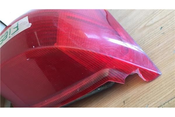 Recambio de piloto trasero izquierdo para ford fiesta berl./courier 1.1 surf referencia OEM IAM 89FG13A603  