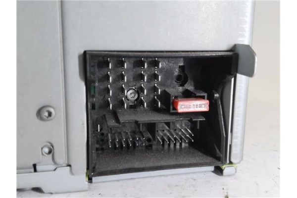 Recambio de radio / cd para seat ibiza berlina (6j5) 1.4 tsi referencia OEM IAM 6J0035153B 8,15765E+12 