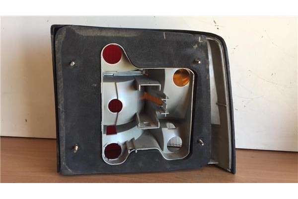 Recambio de piloto trasero izquierdo para ford scorpio 2.0 ghia berlina referencia OEM IAM 72155 IA0253374 