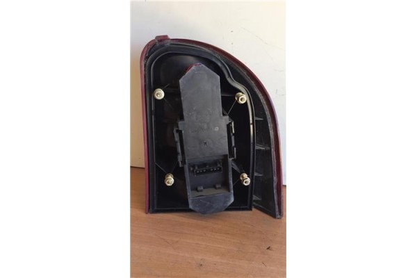 Recambio de piloto trasero izquierdo para ford mondeo familiar (gd) 1.8 ghia referencia OEM IAM 93BG13N004  