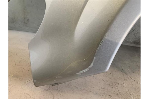 Recambio de aleta delantero izquierda para chrysler voyager (rg) 2.5 crd referencia OEM IAM 5018445AA  