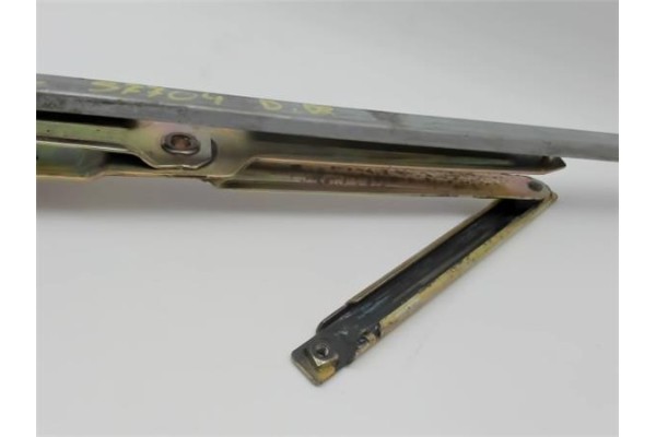 Recambio de mecanismo elevalunas delantero derecho para kia carnival ii (fl) 2.9 td referencia OEM IAM XH023PA  