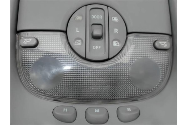 Recambio de luz delantero central techo para kia carnival ii (fl) 2.9 td referencia OEM IAM 0K53E51410 1K53E51410 