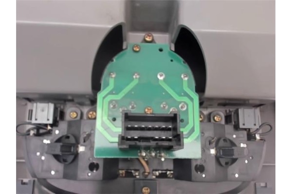 Recambio de luz delantero central techo para kia carnival ii (fl) 2.9 td referencia OEM IAM 0K53E51410 1K53E51410 