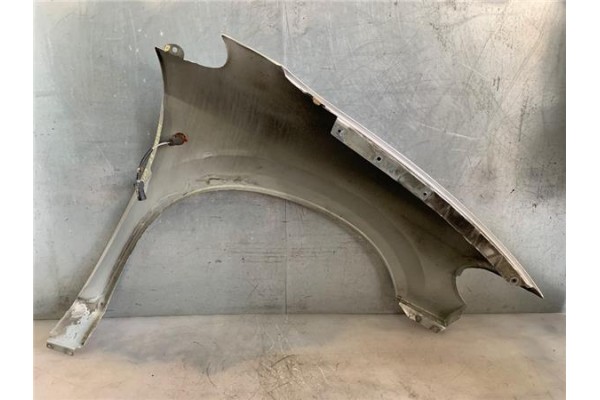 Recambio de aleta delantero izquierda para chrysler voyager (rg) 2.5 crd referencia OEM IAM 5018445AA  