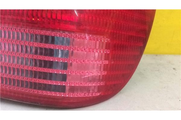Recambio de piloto trasero derecho para volkswagen polo iii berlina (6n2) 1.0 conceptline referencia OEM IAM E139438  