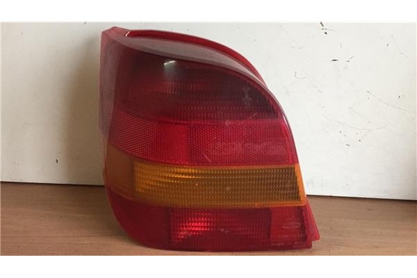 Recambio de piloto trasero izquierdo para ford fiesta berl./courier 1.1 surf referencia OEM IAM 89FG13A603  