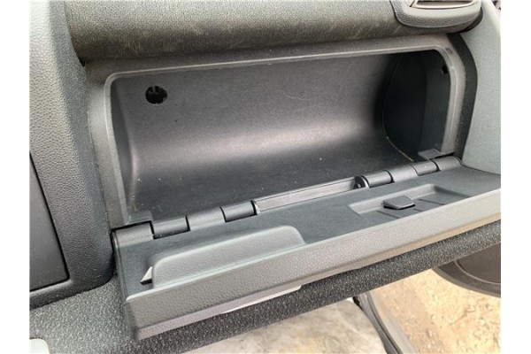 Recambio de guantera salpicadero para smart fortwo coupe 1.0 fortwo coupe (52kw) referencia OEM IAM A4516892853 CR4A  