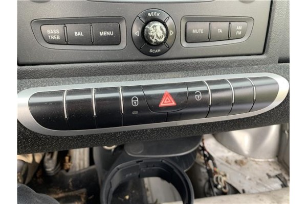 Recambio de interruptor luces emergencia para smart fortwo coupe 1.0 fortwo coupe (52kw) referencia OEM IAM A4518209410 Recambio de interruptor luces emergencia para smart fortwo coupe 1.0 fortwo coupe (52kw) referencia OEM IAM A4518209410