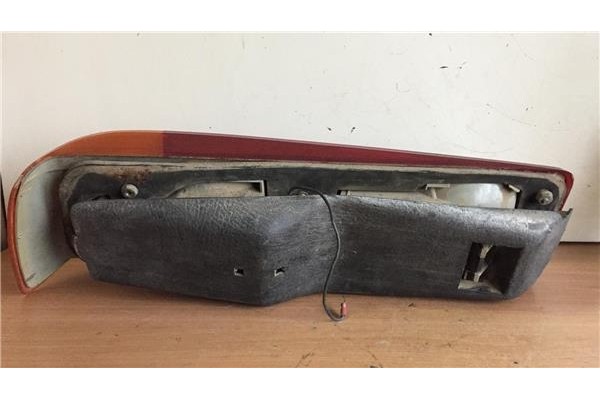 Recambio de piloto trasero derecho para ford sierra turnier 1.8 ghia referencia OEM IAM 87BG13A602  