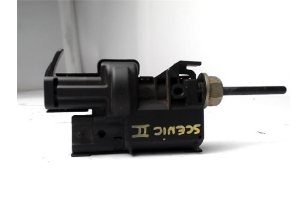 Recambio de cierre tapa deposito combustible para renault scenic ii (jm) 1.5 grand confort dynamique referencia OEM IAM 82003133