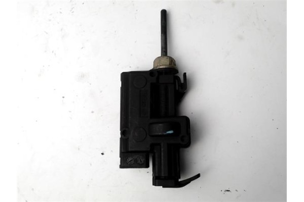 Recambio de cierre tapa deposito combustible para renault scenic ii (jm) 1.5 grand confort dynamique referencia OEM IAM 82003133
