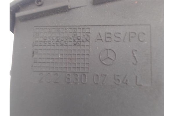 Recambio de rejilla entrada de aire para mercedes-benz clase c (bm 202) berlina referencia OEM IAM 2028307054L  