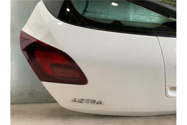 Recambio de porton trasero para opel astra j 1.6 referencia OEM IAM 13288625  