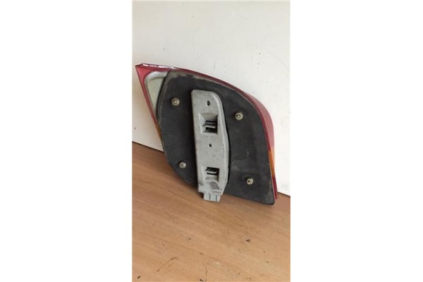 Recambio de piloto trasero derecho para ford fiesta berl./courier 1.1 surf referencia OEM IAM 89FG13A602  