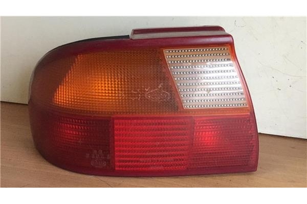 Recambio de piloto trasero izquierdo para ford mondeo fd berl./turnier 1.6 clx berlina referencia OEM IAM 93BG13A603AA  