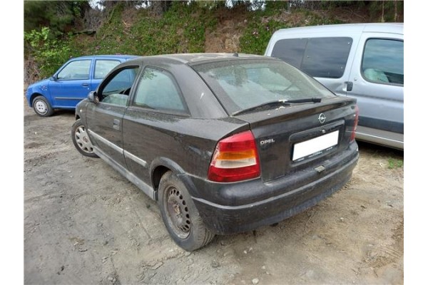 opel astra g berlina del año 2001