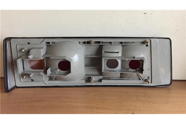 Recambio de piloto trasero derecho para ford escort cabrio 1.4 ghia referencia OEM IAM 27292000  