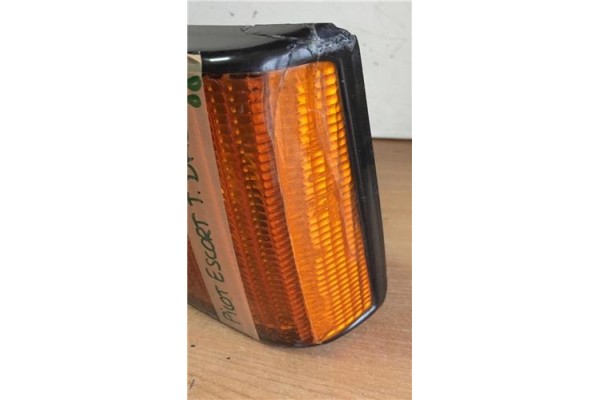 Recambio de piloto trasero derecho para ford escort cabrio 1.4 ghia referencia OEM IAM 27292000  