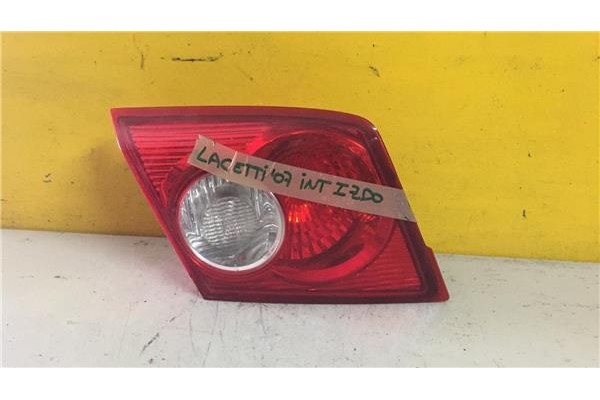 Recambio de piloto interior izquierdo para chevrolet lacetti 1.4 se referencia OEM IAM   