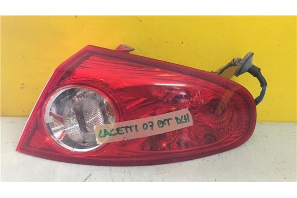 Recambio de piloto trasero derecho para chevrolet lacetti 1.4 se referencia OEM IAM   