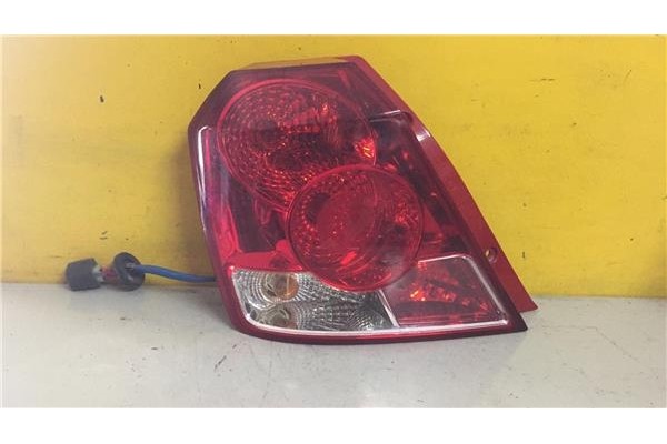 Recambio de piloto trasero izquierdo para chevrolet kalos 1.2 s (d/a) referencia OEM IAM 300266L  