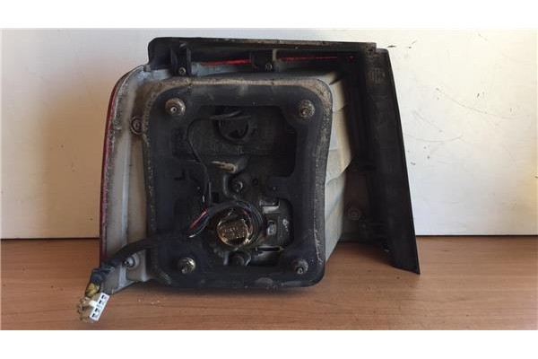 Recambio de piloto trasero derecho para kia carens (rs) 1.8 16v ex monovolumen referencia OEM IAM 265228  