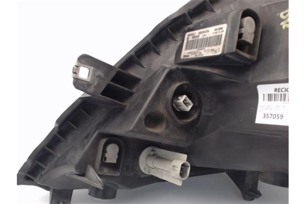 Recambio de faro delantero dcho para opel vivaro 1.9 dti referencia OEM IAM 4417556 93859830 