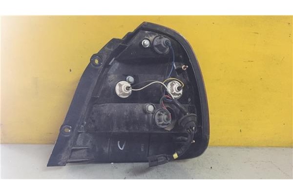 Recambio de piloto trasero izquierdo para daewoo nubira berlina 1.6 passion referencia OEM IAM 0311001419  