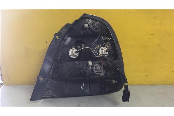 Recambio de piloto trasero izquierdo para daewoo nubira berlina 1.6 passion referencia OEM IAM 0311001419  