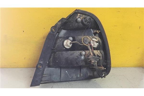 Recambio de piloto trasero izquierdo para daewoo nubira berlina 1.6 classic se referencia OEM IAM 0311001419  