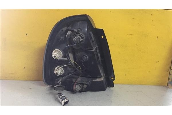 Recambio de piloto trasero derecho para daewoo nubira berlina 1.6 passion referencia OEM IAM 0311000732  