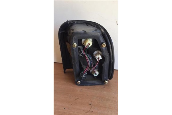 Recambio de piloto trasero izquierdo para kia sportage 2.0 básico (3-ptas.) referencia OEM IAM 9K08  