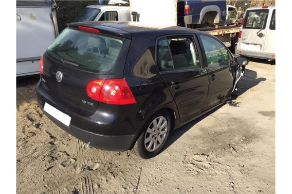 volkswagen golf v berlina (1k1) del año 2004
