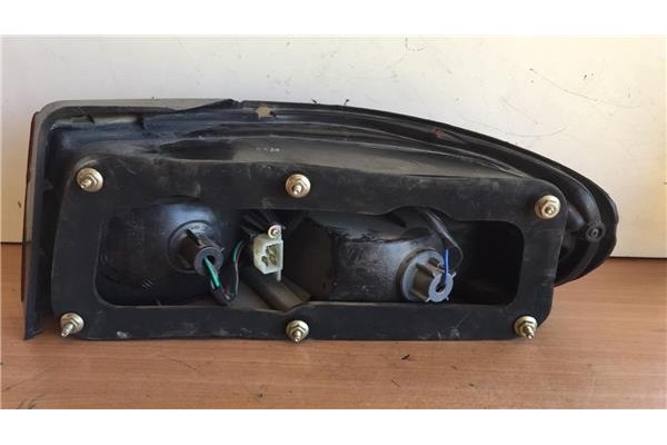 Recambio de piloto trasero izquierdo para kia sephia ii 1.5 ls referencia OEM IAM 0K20N51140L  