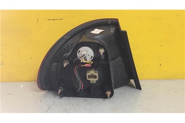 Recambio de piloto trasero derecho para daewoo lanos 1.4 cool referencia OEM IAM 034617R  