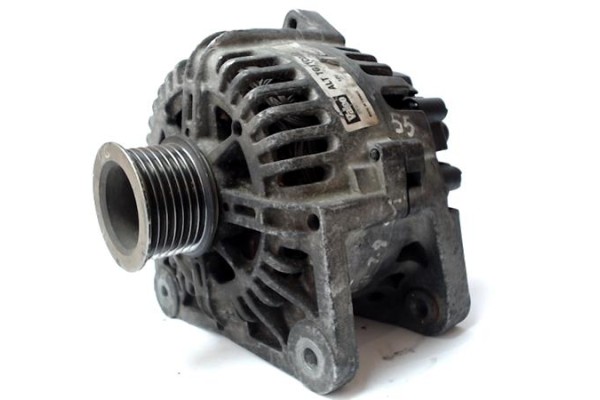 Recambio de alternador para renault megane ii berlina 3p 2.0 extreme referencia OEM IAM 8200290215 TG11C022 7711135332 , RENAULT