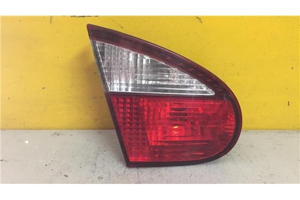 Recambio de piloto interior izquierdo para daewoo lanos 1.4 cool referencia OEM IAM 214627L  