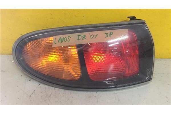 Recambio de piloto trasero izquierdo para daewoo lanos 1.4 cool referencia OEM IAM 305895L  