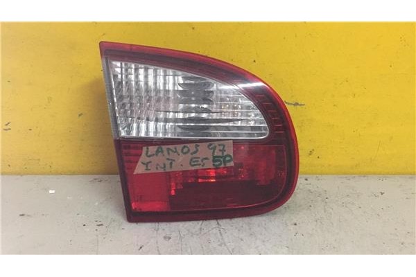 Recambio de piloto interior izquierdo para daewoo lanos 1.4 cool referencia OEM IAM 213280L  