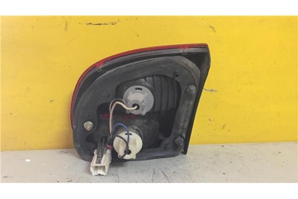 Recambio de piloto interior izquierdo para daewoo lanos 1.4 cool referencia OEM IAM 213280L  
