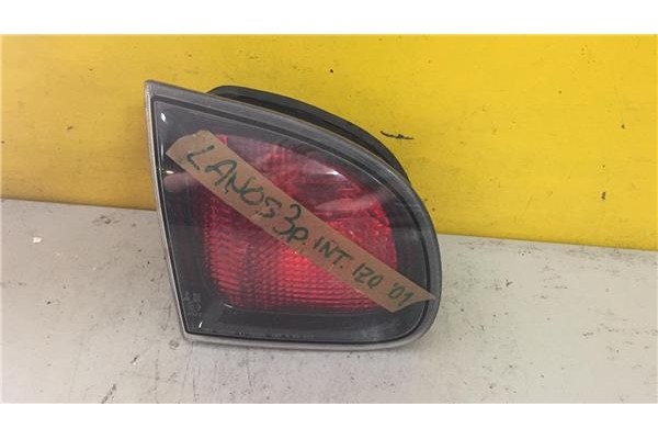 Recambio de piloto interior izquierdo para daewoo lanos 1.4 cool referencia OEM IAM 415899L  