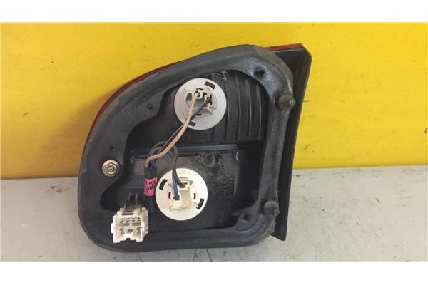 Recambio de piloto interior izquierdo para daewoo lanos 1.4 cool referencia OEM IAM 213230L  